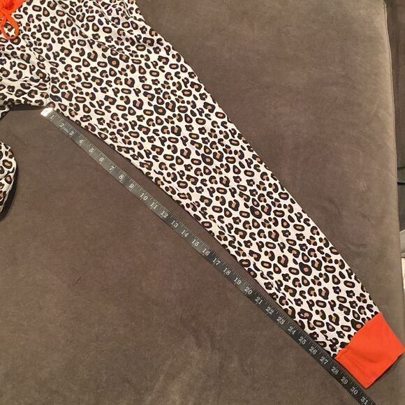 Buc-ee’s Women’s Drawstring Leopard Sleep Pants Size XL NWT - Picture 6 of 8